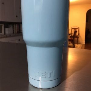 Blue 30 oz yeti